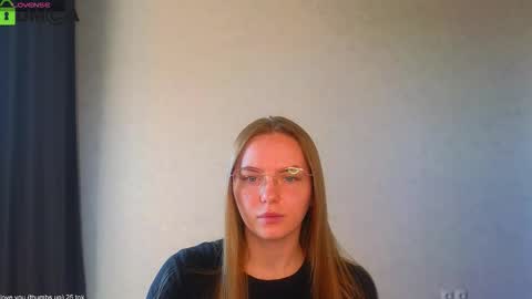 Welcome guys  Pleasure to see you all here  My name is Lysafeta and MichaelaTip menu is active Private is open  online show from 09/12/25, 10:04