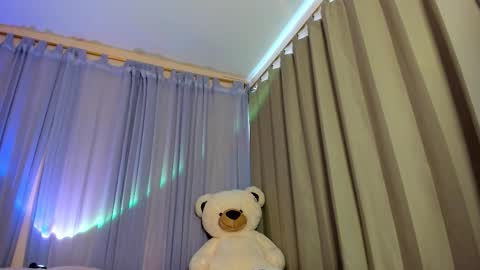 Maia online show from 02/17/26, 07:09