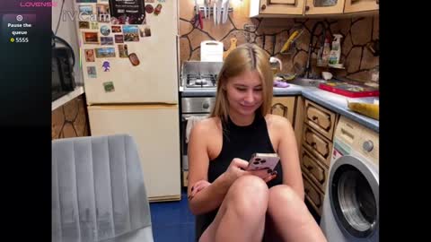 Snapshot of _magic_kis chatting on 11/26/25, 06:58 _magic_kis online show from 11/26/25, 06:58