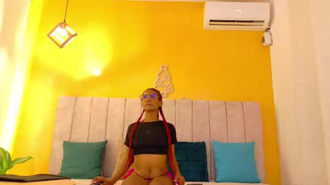 Snapshot of _mai_1 chatting on 02/18/26, 08:38 May online show from 02/18/26, 08:38