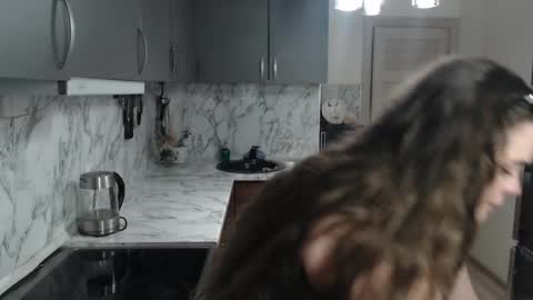 Snapshot of _mamma_mia_ chatting on 01/28/25, 09:50 Kate online show from 01/28/25, 09:50