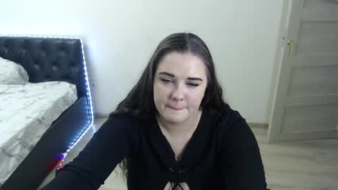 Snapshot of _mamma_mia_ chatting on 06/15/26, 04:53 Kate online show from 06/15/26, 04:53