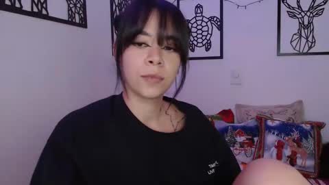 Snapshot of _marcela_wi chatting on 12/02/24, 08:55 Marce  online show from 12/02/24, 08:55