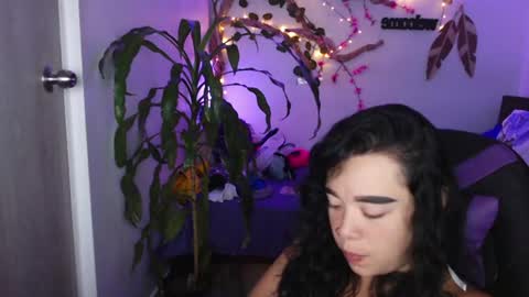 Snapshot of _marcela_wi chatting on 06/18/26, 01:06 Marce online show from 06/18/26, 01:06