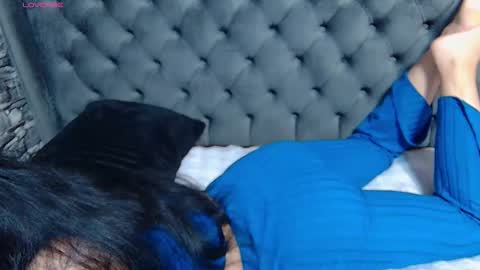  Mari  online show from 11/25/25, 08:14