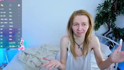 Snapshot of _mari_so chatting on 05/03/26, 04:29 Scarlett online show from 05/03/26, 04:29