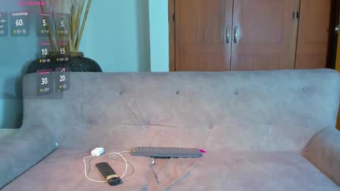 Snapshot of _maria_foxx_ chatting on 09/17/25, 02:35 Maria online show from 09/17/25, 02:35