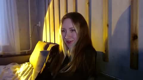 Snapshot of _marianne_ chatting on 07/13/26, 07:05 online show from 07/13/26, 07:05