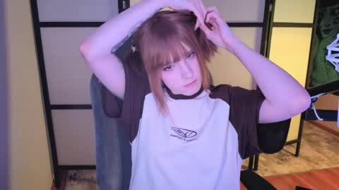Snapshot of _mariko_ chatting on 05/22/26, 03:28 Mariko online show from 05/22/26, 03:28