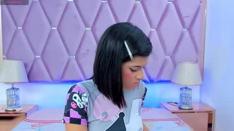 Snapshot of _maskedgirl_ chatting on 11/15/25, 10:23 Nahayo online show from 11/15/25, 10:23