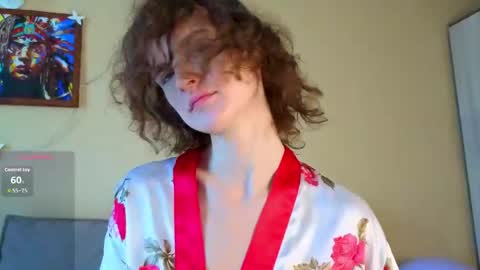 Snapshot of _masterpiece__ chatting on 05/17/26, 05:16 Sophia online show from 05/17/26, 05:16