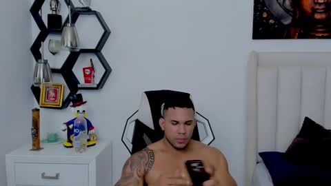 Snapshot of _matthew_santos_ chatting on 12/16/24, 01:43 _matthew_santos_ online show from 12/16/24, 01:43