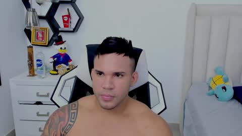 Snapshot of _matthew_santos_ chatting on 12/28/24, 02:11 _matthew_santos_ online show from 12/28/24, 02:11