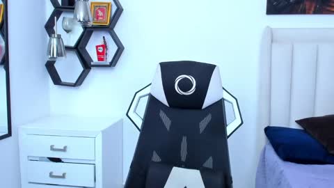 Snapshot of _matthew_santos_ chatting on 01/15/25, 02:17 _matthew_santos_ online show from 01/15/25, 02:17