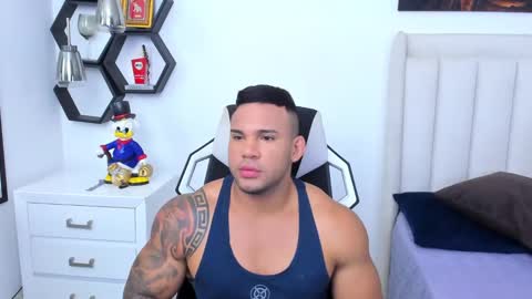 Snapshot of _matthew_santos_ chatting on 01/27/25, 11:33 _matthew_santos_ online show from 01/27/25, 11:33