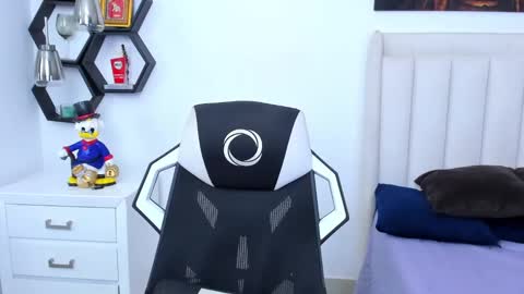 Snapshot of _matthew_santos_ chatting on 01/29/25, 10:43 _matthew_santos_ online show from 01/29/25, 10:43