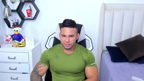 Snapshot of _matthew_santos_ chatting on 02/08/25, 03:08 _matthew_santos_ online show from 02/08/25, 03:08