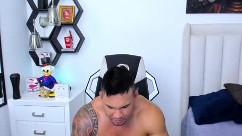 Snapshot of _matthew_santos_ chatting on 02/18/25, 02:38 _matthew_santos_ online show from 02/18/25, 02:38