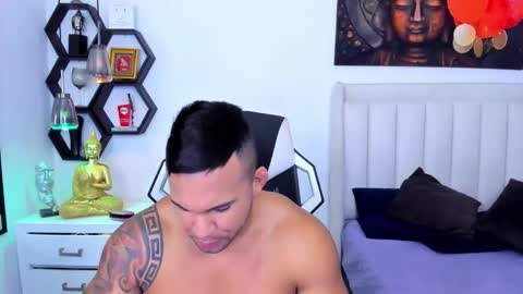 Snapshot of _matthew_santos_ chatting on 09/17/25, 10:33 _matthew_santos_ online show from 09/17/25, 10:33