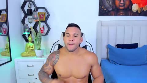 Snapshot of _matthew_santos_ chatting on 10/14/25, 08:09 _matthew_santos_ online show from 10/14/25, 08:09