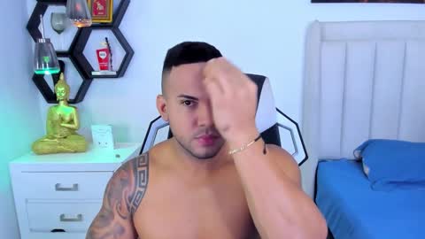 Snapshot of _matthew_santos_ chatting on 10/19/25, 07:47 _matthew_santos_ online show from 10/19/25, 07:47