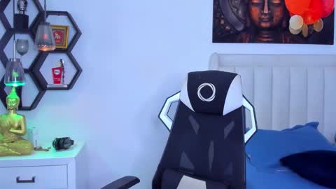 Snapshot of _matthew_santos_ chatting on 11/06/25, 10:43 _matthew_santos_ online show from 11/06/25, 10:43