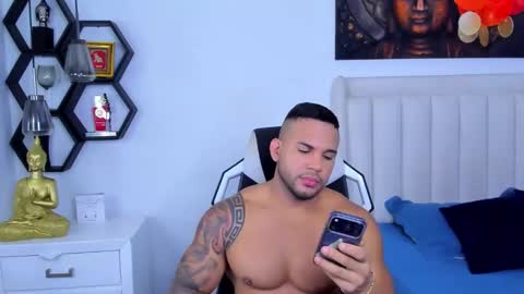 Snapshot of _matthew_santos_ chatting on 11/12/25, 11:36 _matthew_santos_ online show from 11/12/25, 11:36