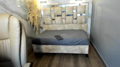 Snapshot of _mave chatting on 03/14/26, 12:32 Mave online show from 03/14/26, 12:32