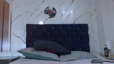 _maximo_1 online show from 05/25/26, 01:06
