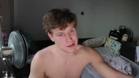 Snapshot of _medaed20_ chatting on 10/13/25, 03:01 Medaed20 online show from 10/13/25, 03:01