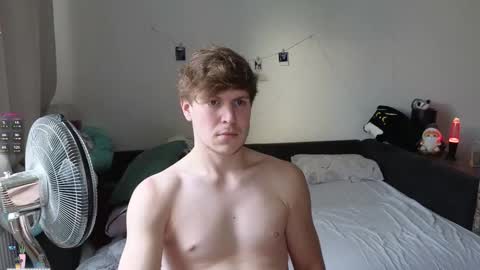 Snapshot of _medaed20_ chatting on 10/15/25, 01:22 Medaed20 online show from 10/15/25, 01:22