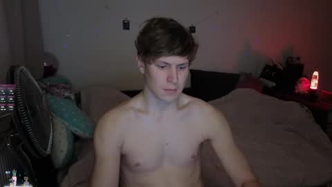 Snapshot of _medaed20_ chatting on 10/29/25, 05:04 Medaed20 online show from 10/29/25, 05:04