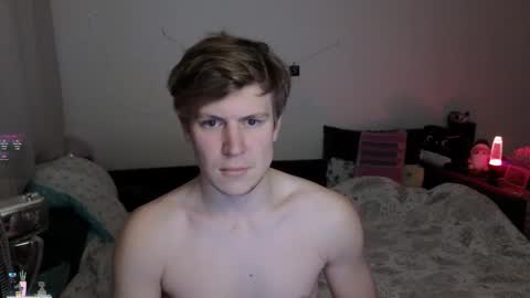 Snapshot of _medaed20_ chatting on 11/15/25, 05:42 Medaed20 online show from 11/15/25, 05:42