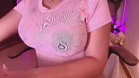 Snapshot of _megan_akbar chatting on 06/27/26, 12:22 Marce online show from 06/27/26, 12:22