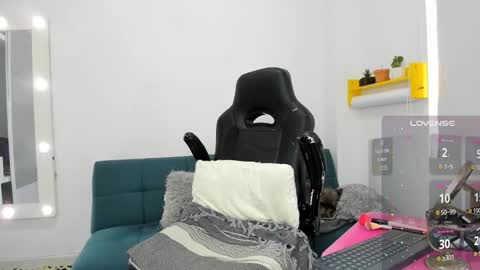 Juli online show from 11/23/25, 02:28