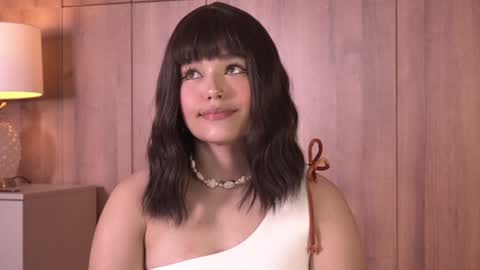 Snapshot of _meghan_gomez1_ chatting on 10/28/25, 08:11 online show from 10/28/25, 08:11