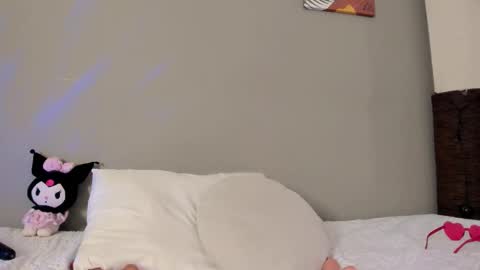 Snapshot of _melodyblossom_ chatting on 09/30/25, 10:15 _melodyblossom_ online show from 09/30/25, 10:15