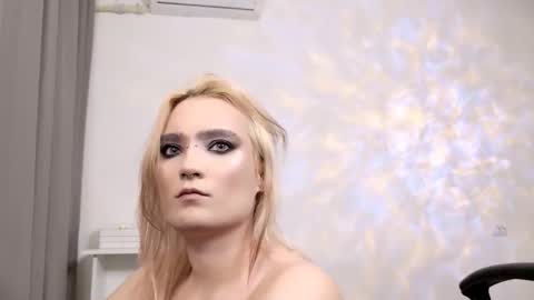 Snapshot of _meow_neko_ chatting on 03/08/26, 02:04 _meow_neko_ online show from 03/08/26, 02:04