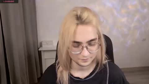 Snapshot of _meow_neko_ chatting on 03/23/26, 07:18 _meow_neko_ online show from 03/23/26, 07:18