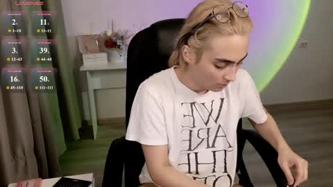 Snapshot of _meow_neko_ chatting on 04/19/26, 05:12 _meow_neko_ online show from 04/19/26, 05:12