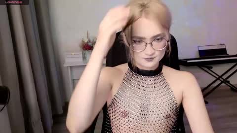 Snapshot of _meow_neko_ chatting on 04/25/26, 11:13 _meow_neko_ online show from 04/25/26, 11:13