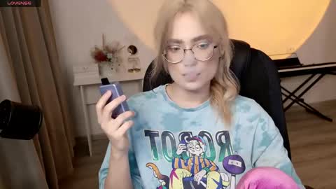 Snapshot of _meow_neko_ chatting on 04/30/26, 12:39 _meow_neko_ online show from 04/30/26, 12:39