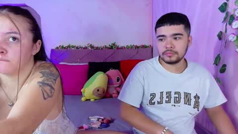 Snapshot of _mia_and_mike_ chatting on 09/23/25, 01:47  Mia y Mike  online show from 09/23/25, 01:47