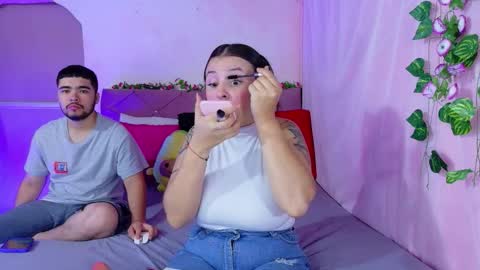 Snapshot of _mia_and_mike_ chatting on 09/29/25, 02:00  Mia y Mike  online show from 09/29/25, 02:00