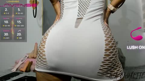 Snapshot of _mia_brunette_ chatting on 01/09/25, 11:47 MIA online show from 01/09/25, 11:47