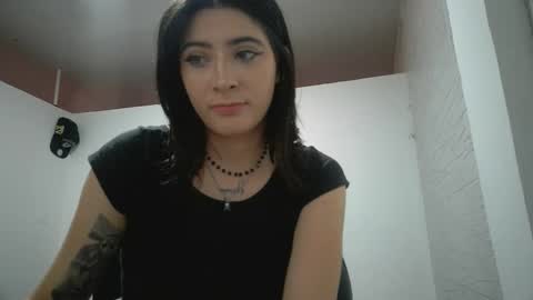 Snapshot of _mia_foster1 chatting on 11/15/25, 07:54 Mia-foster online show from 11/15/25, 07:54