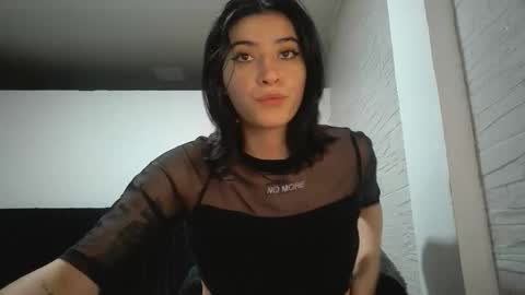 Snapshot of _mia_foster1 chatting on 12/16/25, 10:26 Mia-foster online show from 12/16/25, 10:26