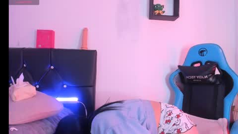 Snapshot of _mia_kiis_ chatting on 04/08/26, 12:21 _mia_kiis_ online show from 04/08/26, 12:21