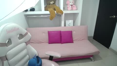  Mia  online show from 01/18/25, 02:44