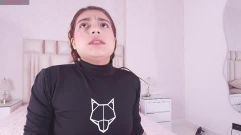 Mia  online show from 05/04/26, 11:50